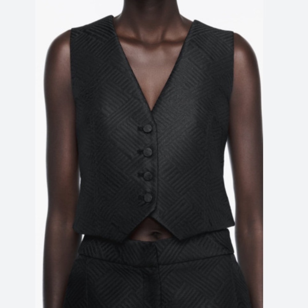 ZARA Women’s Open Back Black Jacquard Vest - Size Medium